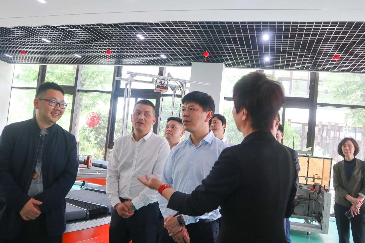 快訊 | 溫州市甌海區(qū)領導一行蒞臨寶開參觀考察